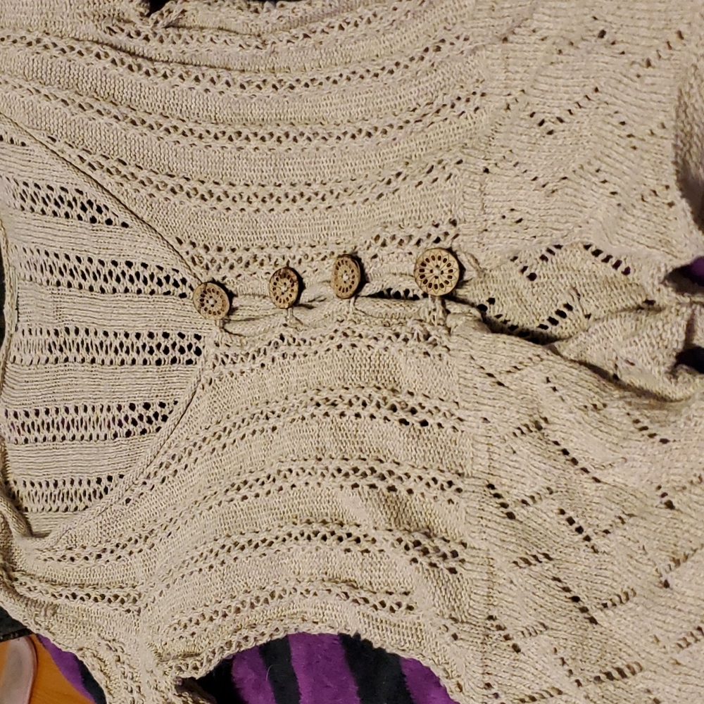 Beautiful sweater no rips or stains smoke free home